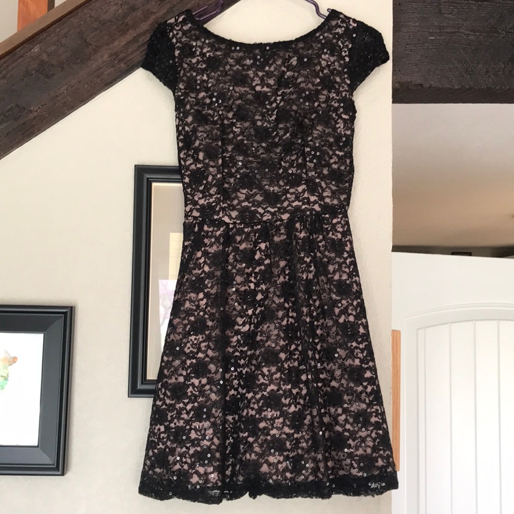 size 3 formal light pink dress with black lace